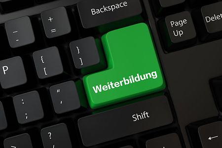03_Tastatur mit dem Wort Weiterbildung_iStock-463349857 (nicht barrierefrei, PDF-Datei)